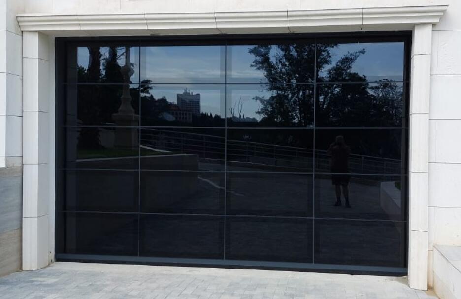 Стеклянные гаражные ворота
