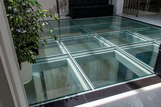 Закаленный стеклянный пол